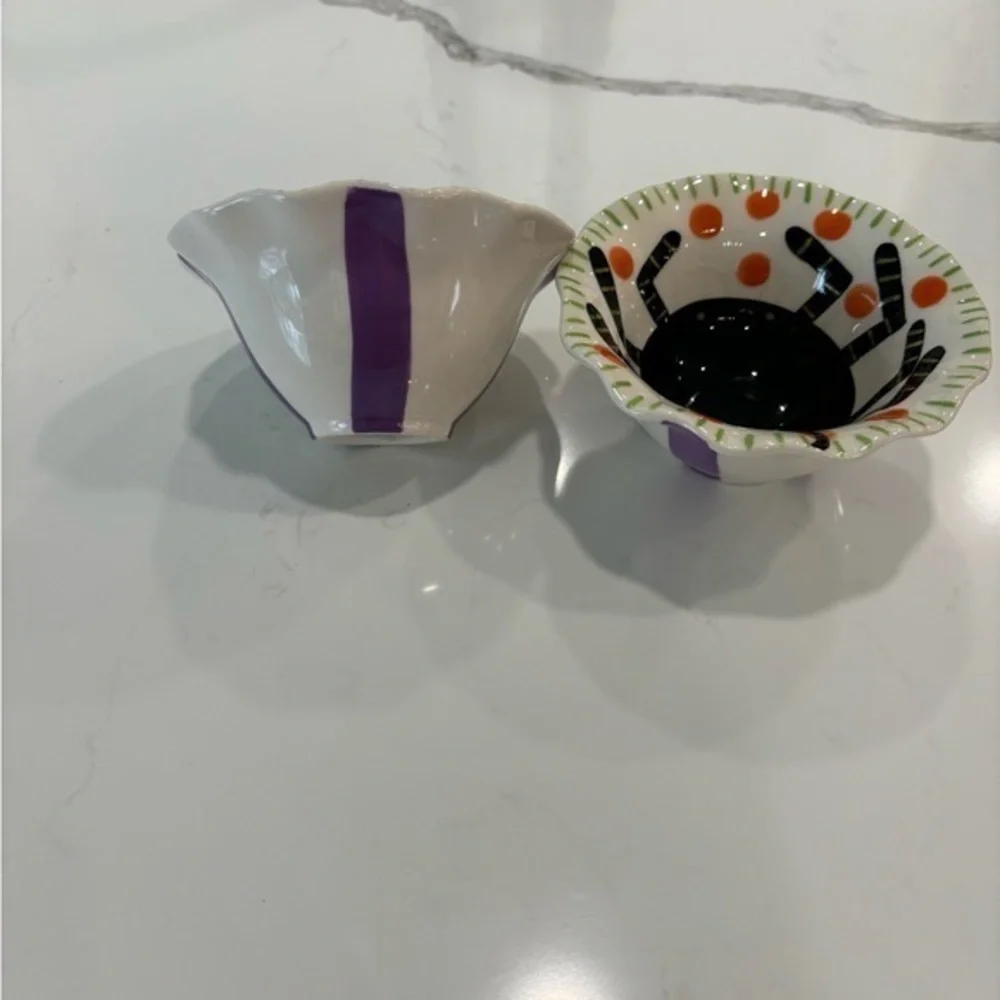 Set of 2 adorable‎ Halloween spider candy dishes